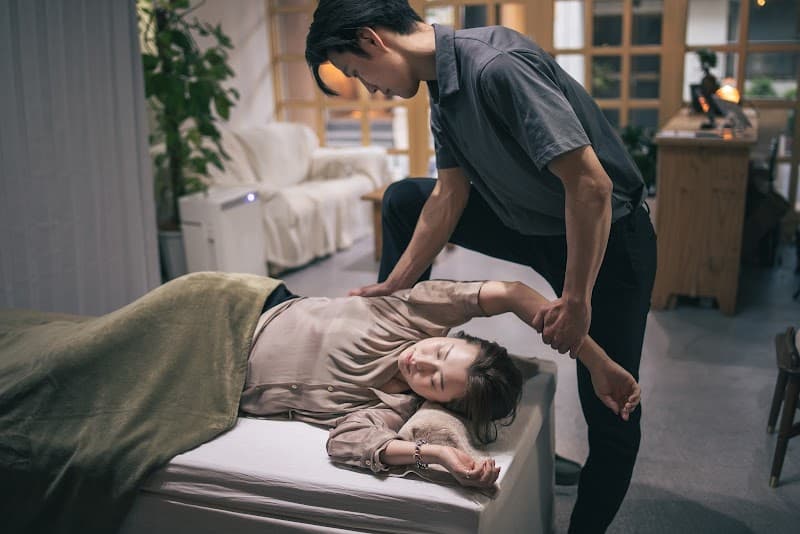 えがおのまんま 整体・マッサージ Chiropractic and Body massage and Scalp massage spa
