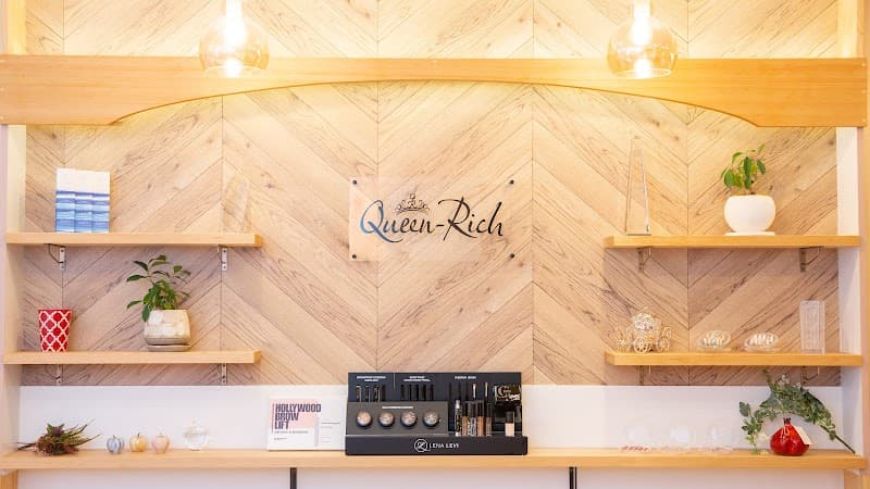 眉毛専門店 Queen-Rich キレイを叶えるアイブロウサロン