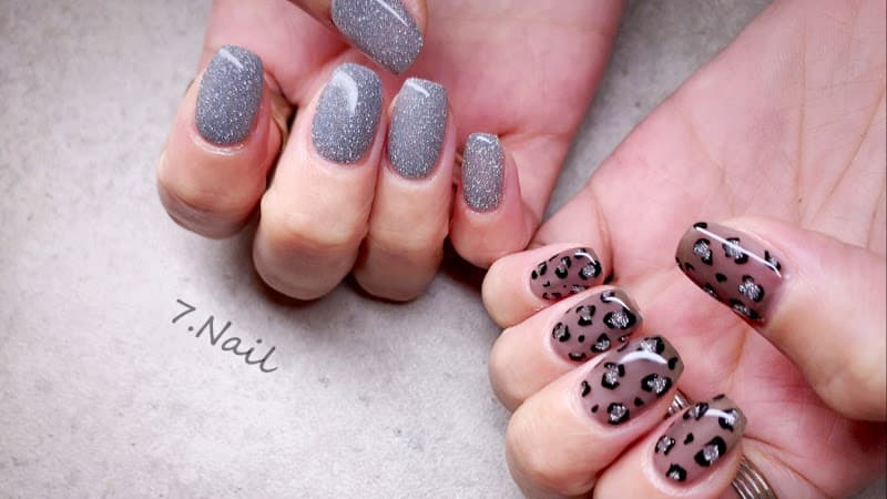 7.Nail Salon