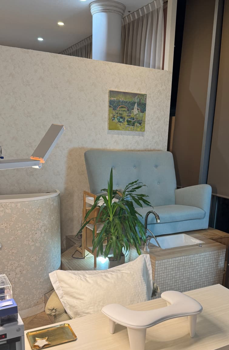 deaflora nail salon