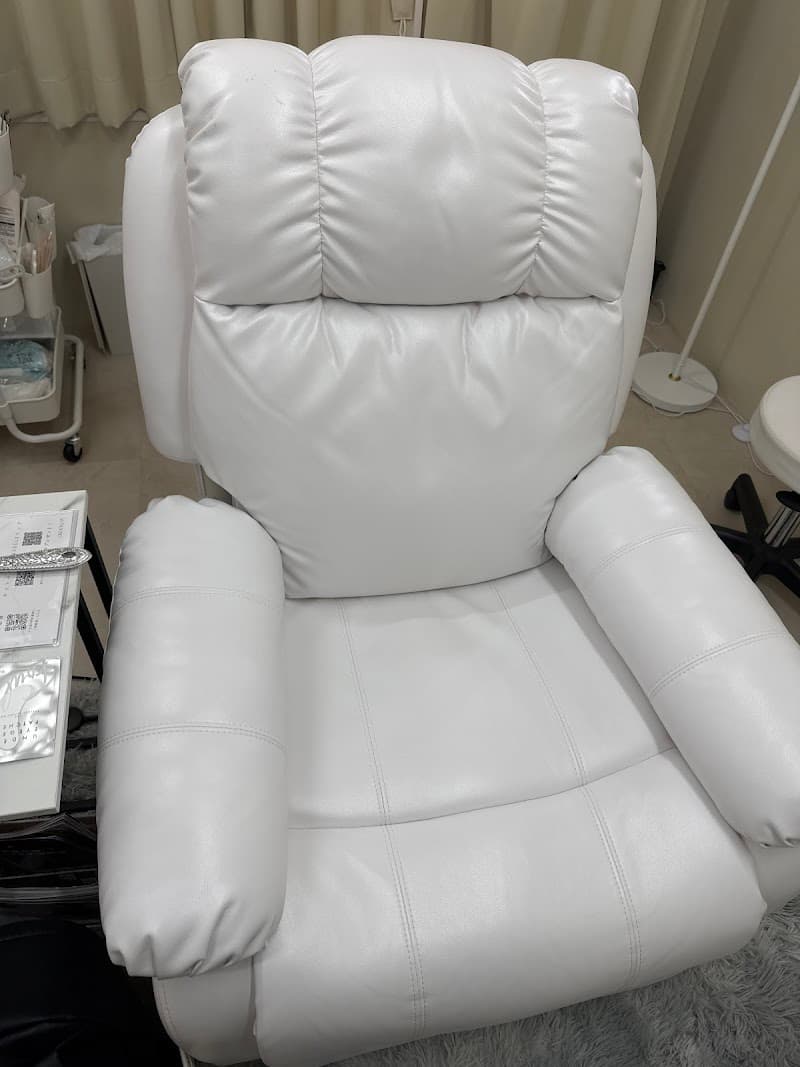 メンズ眉毛サロン GroomPlus 恵比寿駅前店 【メンズ眉毛専門の美容サロン】